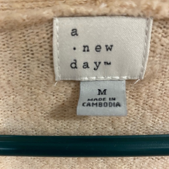 Sweater with Pockets - Picture 8 of 8